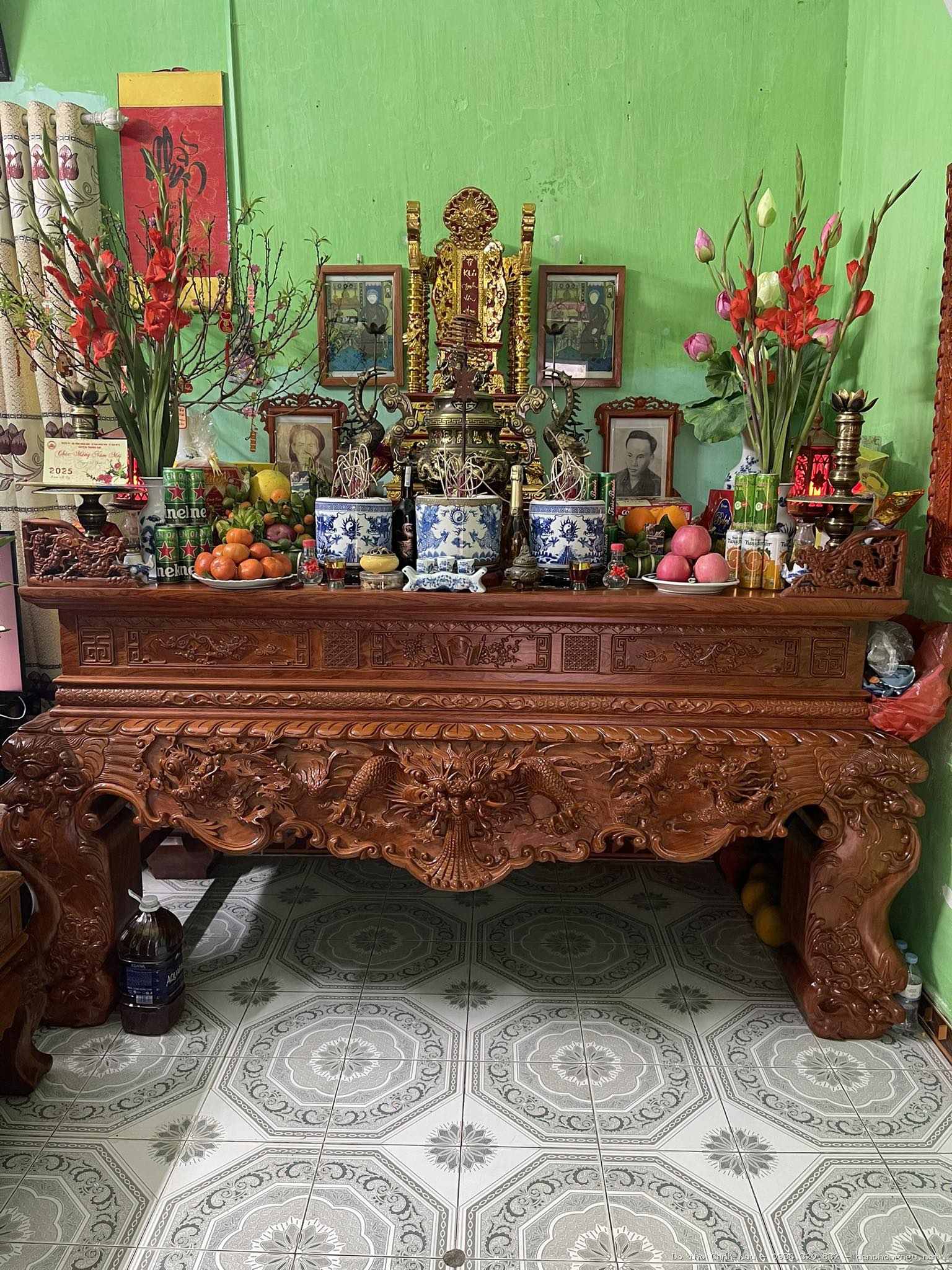 Bàn thờ đứng gỗ sồi mẫu chiện vạn mâm rút - Bàn Thờ Chung Cư